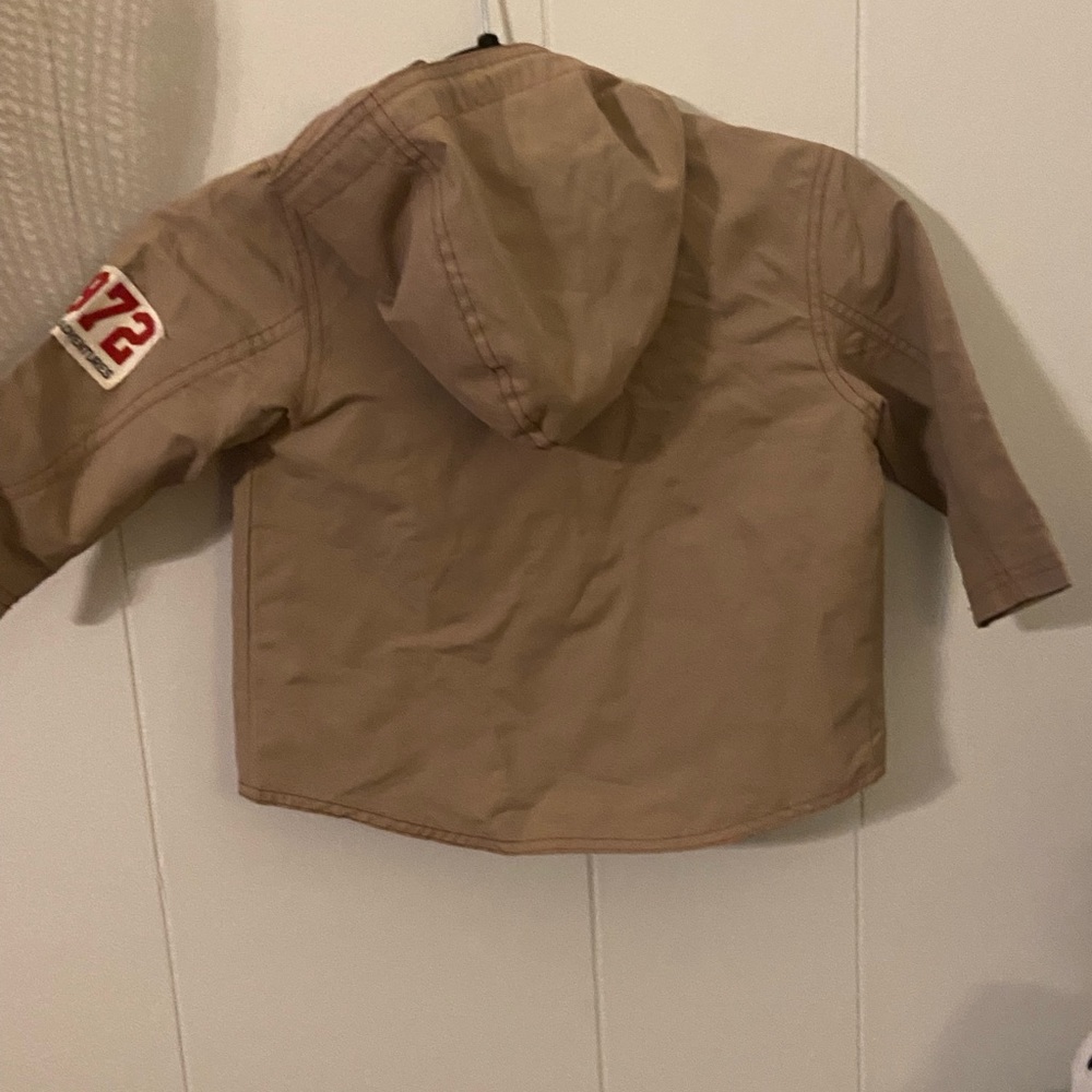 Carter’s boy’s 24 months jacket (zipper needs repaired) - Picture 6 of 6